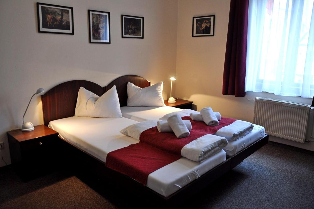 Hotel U Bileho Kone Loket Ngoại thất bức ảnh