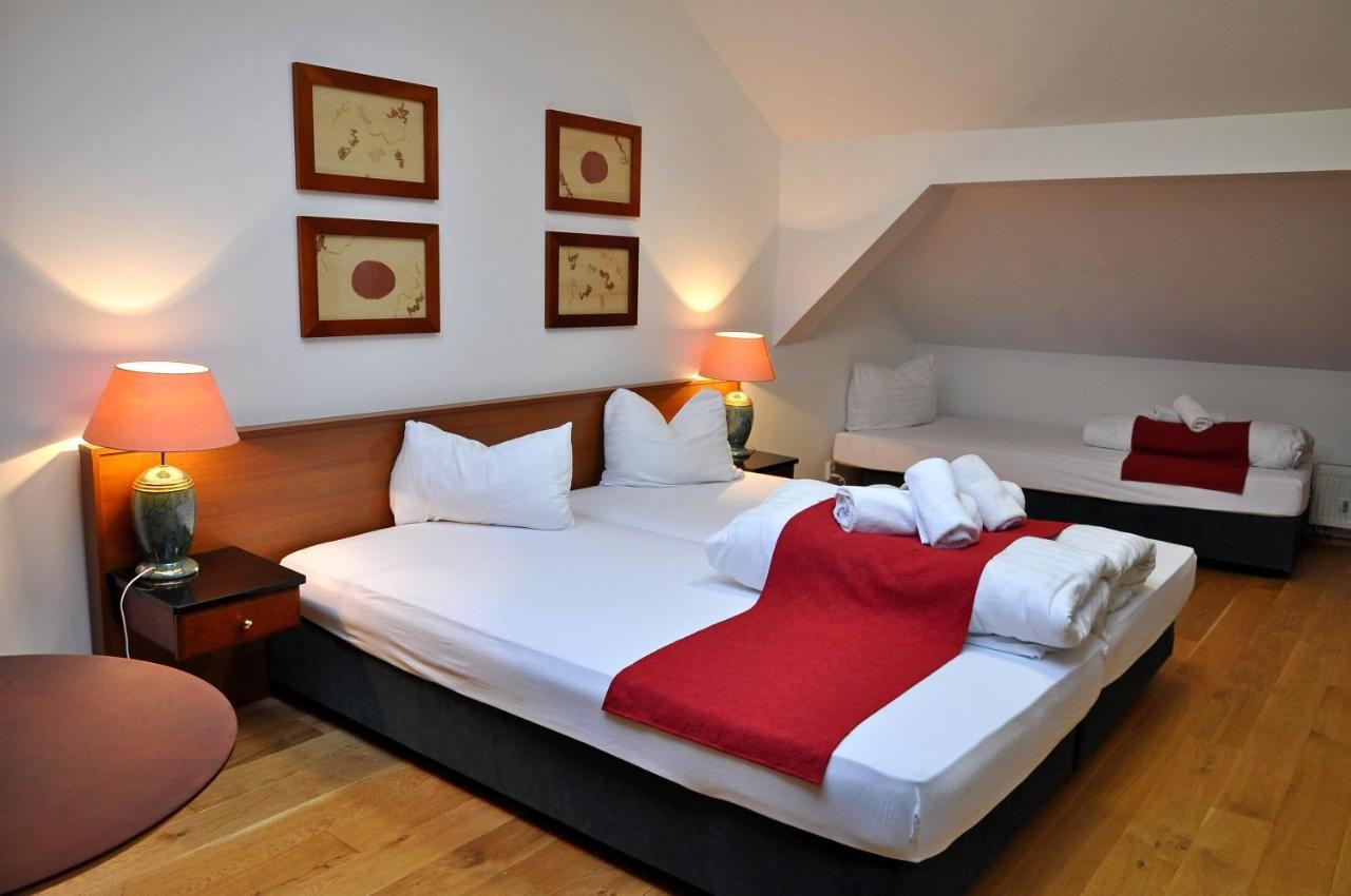 Hotel U Bileho Kone Loket Ngoại thất bức ảnh