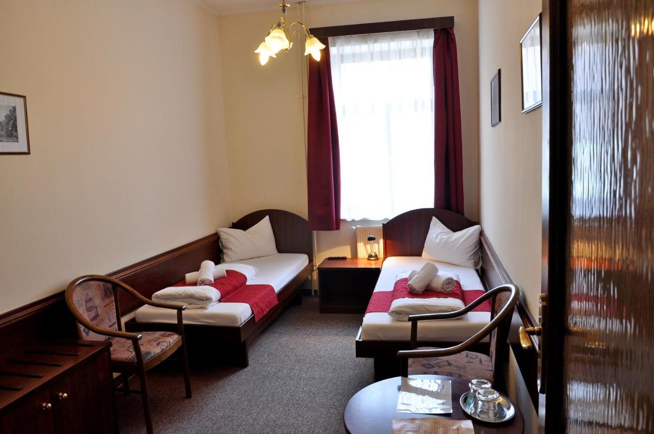 Hotel U Bileho Kone Loket Ngoại thất bức ảnh