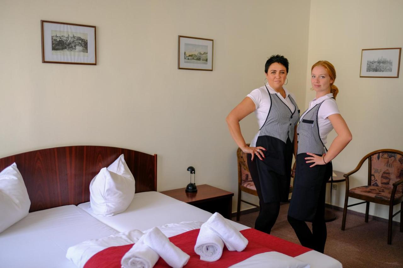 Hotel U Bileho Kone Loket Ngoại thất bức ảnh
