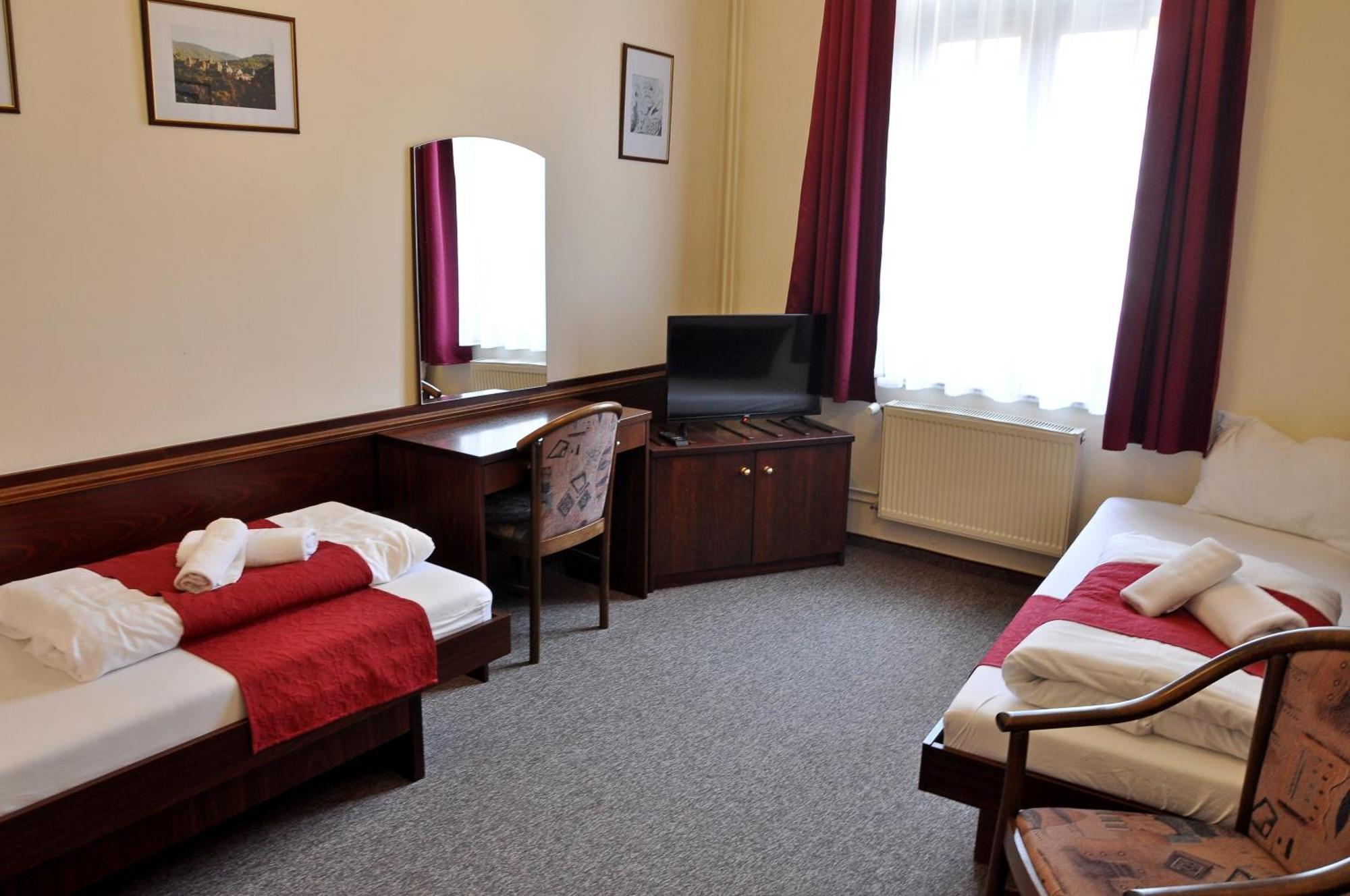 Hotel U Bileho Kone Loket Phòng bức ảnh